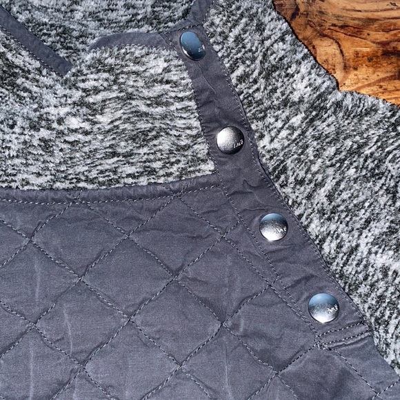 Abercrombie & Fitch Asymmetrical Snap-Up Fleece - Picture 8 of 12